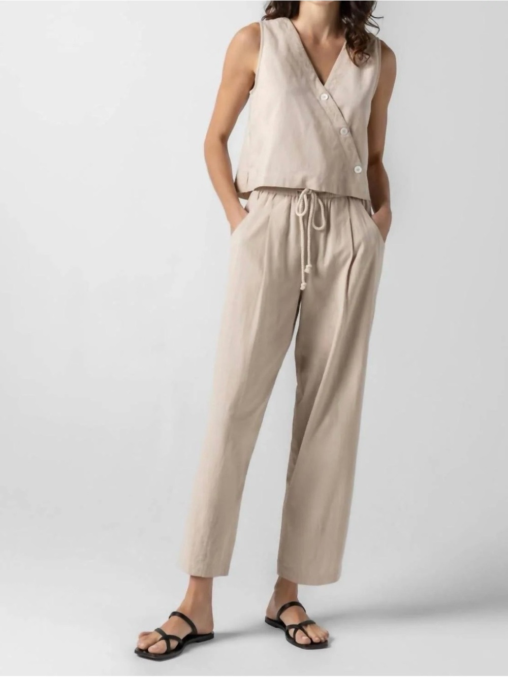 NWT Lilla P - Women's Summer
Straight Leg Pants in Flax, Size XS